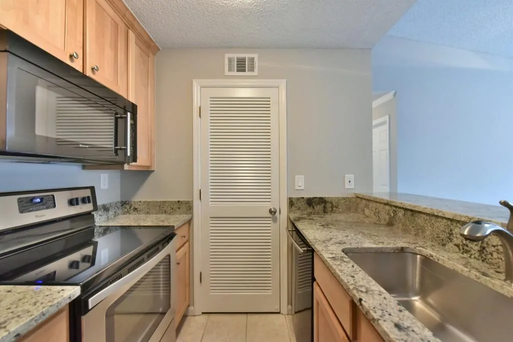 210 Granville Court Unit 210, Atlanta, Georgia 30328, 1 Bedroom Bedrooms, ,1 BathroomBathrooms,Residential,Sold,210 Granville Court Unit 210,5904608