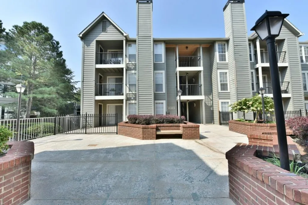 210 Granville Court Unit 210, Atlanta, Georgia 30328, 1 Bedroom Bedrooms, ,1 BathroomBathrooms,Residential,Sold,210 Granville Court Unit 210,5904608