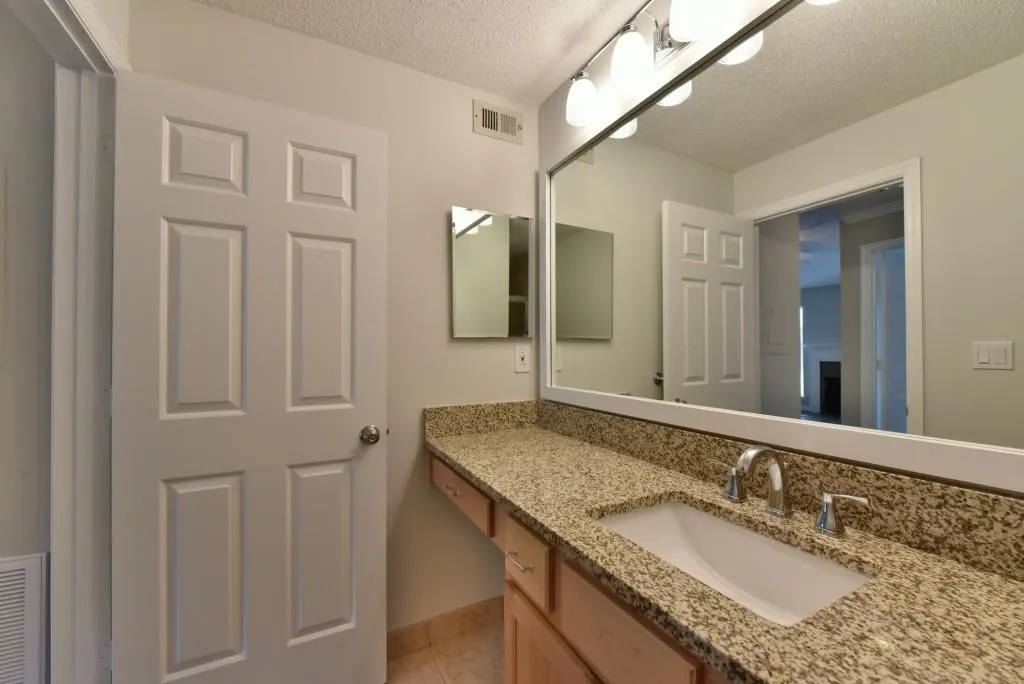 210 Granville Court Unit 210, Atlanta, Georgia 30328, 1 Bedroom Bedrooms, ,1 BathroomBathrooms,Residential,Sold,210 Granville Court Unit 210,5904608