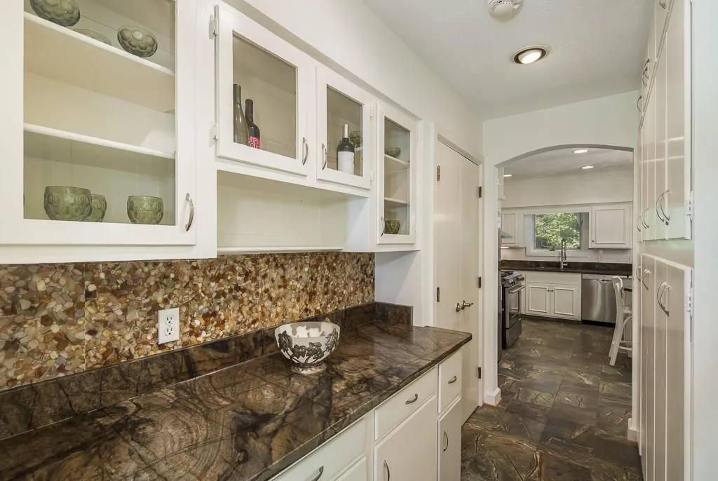 2145 Spalding Drive, Sandy Springs, Georgia 30350, 3 Bedrooms Bedrooms, ,3 BathroomsBathrooms,Residential,Sold,2145 Spalding Drive,6008221