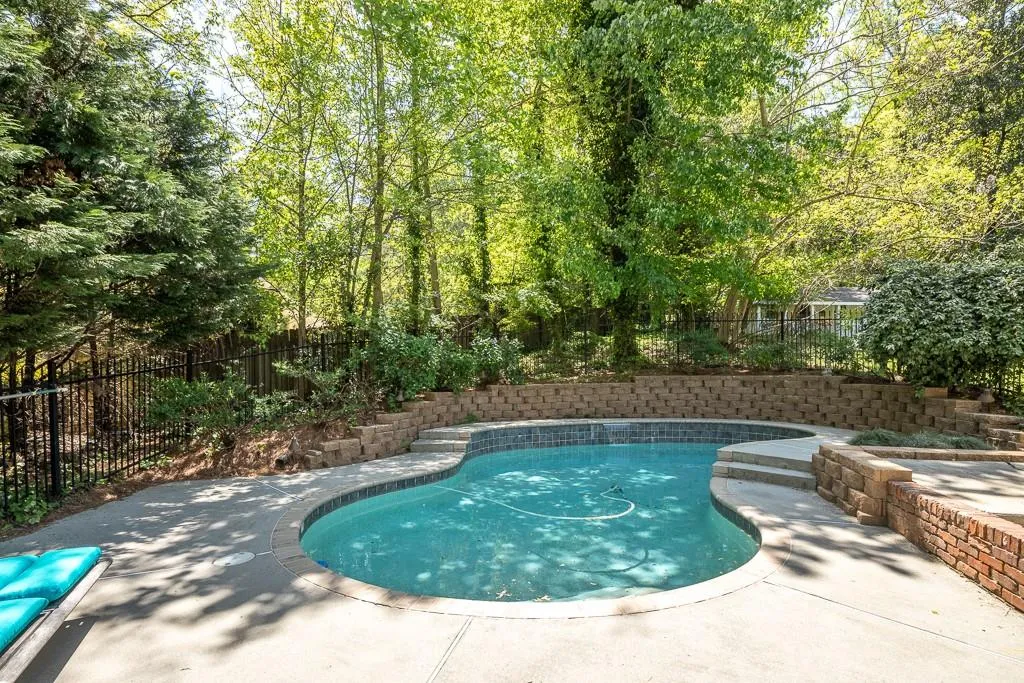 2145 Spalding Drive, Sandy Springs, Georgia 30350, 3 Bedrooms Bedrooms, ,3 BathroomsBathrooms,Residential,Sold,2145 Spalding Drive,6008221