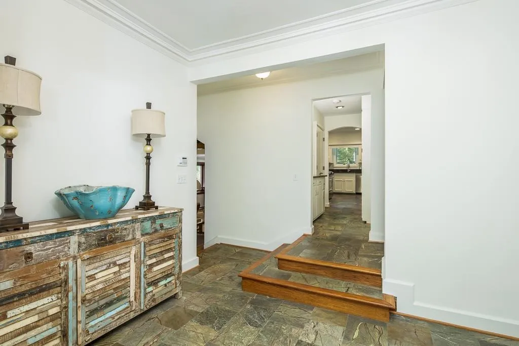 2145 Spalding Drive, Sandy Springs, Georgia 30350, 3 Bedrooms Bedrooms, ,3 BathroomsBathrooms,Residential,Sold,2145 Spalding Drive,6008221
