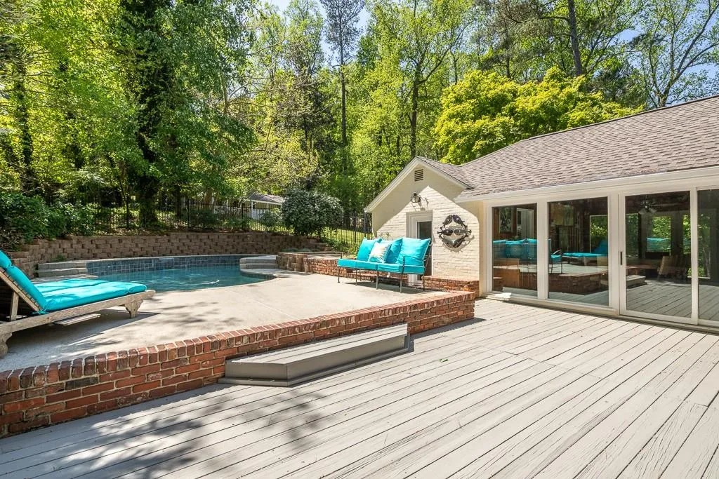2145 Spalding Drive, Sandy Springs, Georgia 30350, 3 Bedrooms Bedrooms, ,3 BathroomsBathrooms,Residential,Sold,2145 Spalding Drive,6008221