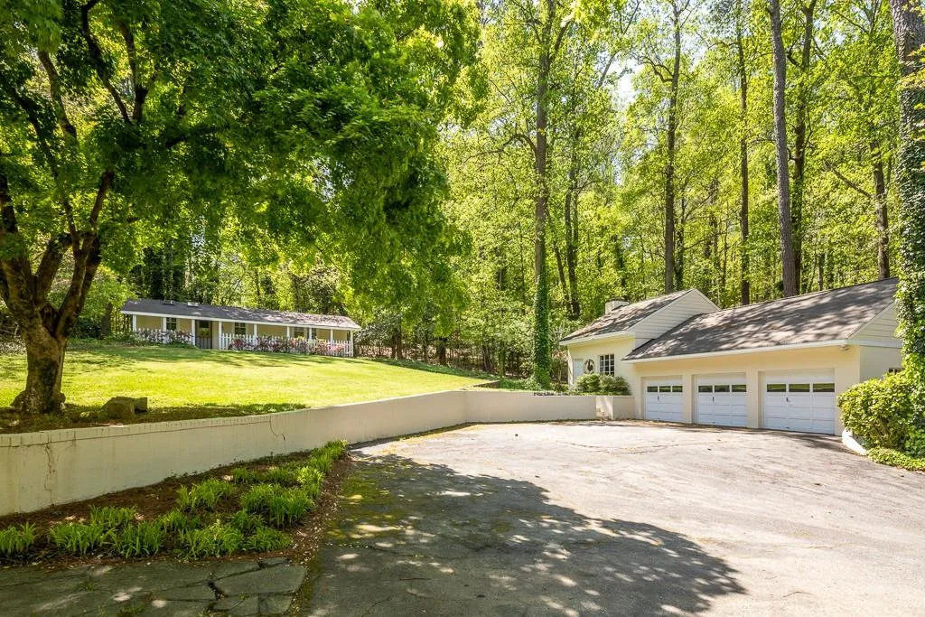 2145 Spalding Drive, Sandy Springs, Georgia 30350, 3 Bedrooms Bedrooms, ,3 BathroomsBathrooms,Residential,Sold,2145 Spalding Drive,6008221