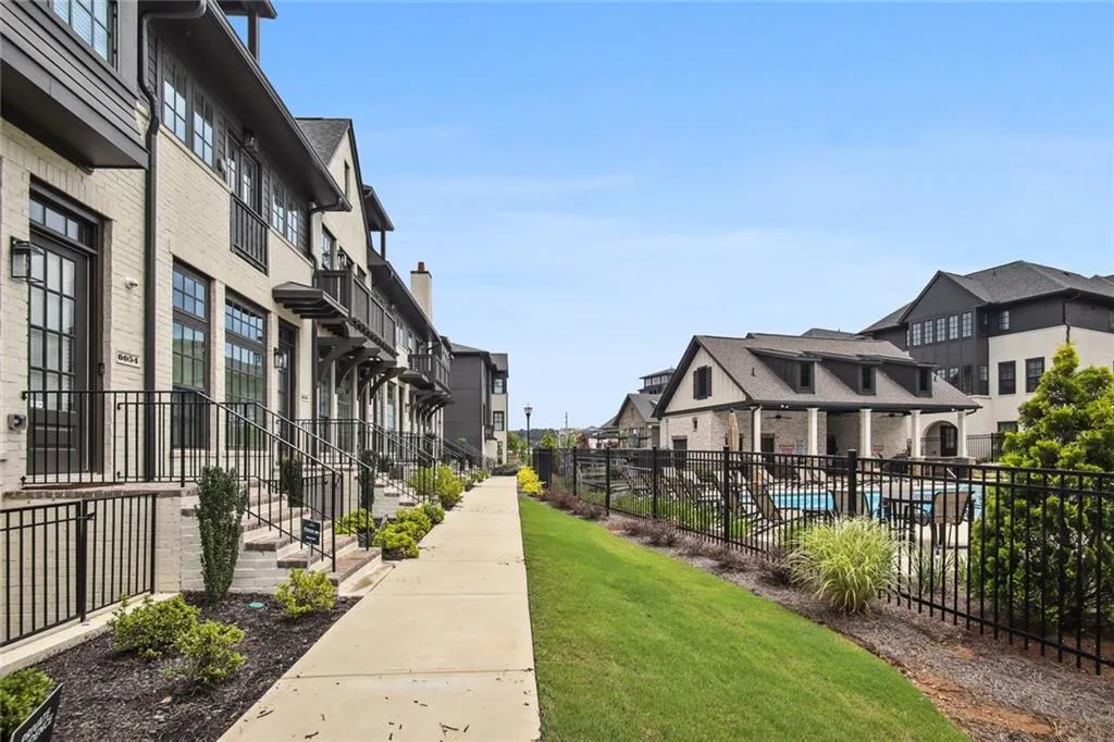 6646 Sterling Drive, Sandy Springs, Georgia 30328, 3 Bedrooms Bedrooms, ,3 BathroomsBathrooms,Residential,Sold,6646 Sterling Drive,7062081