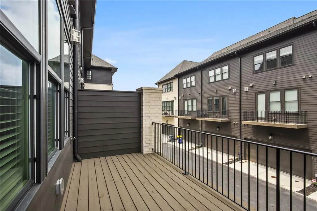 6646 Sterling Drive, Sandy Springs, Georgia 30328, 3 Bedrooms Bedrooms, ,3 BathroomsBathrooms,Residential,Sold,6646 Sterling Drive,7062081