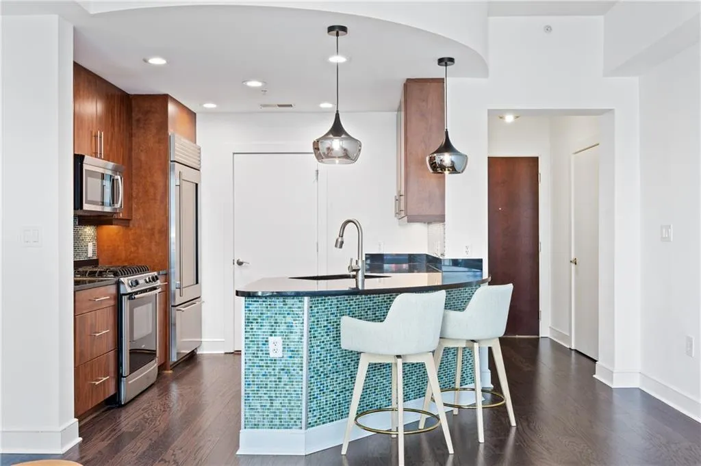 222 12th Street Ne Unit 1801, Atlanta, Georgia 30309, 1 Bedroom Bedrooms, ,1 BathroomBathrooms,Residential,For Sale,222 12th Street Ne Unit 1801,7638428