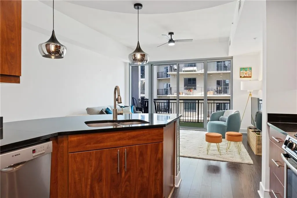 222 12th Street Ne Unit 1801, Atlanta, Georgia 30309, 1 Bedroom Bedrooms, ,1 BathroomBathrooms,Residential,For Sale,222 12th Street Ne Unit 1801,7638428