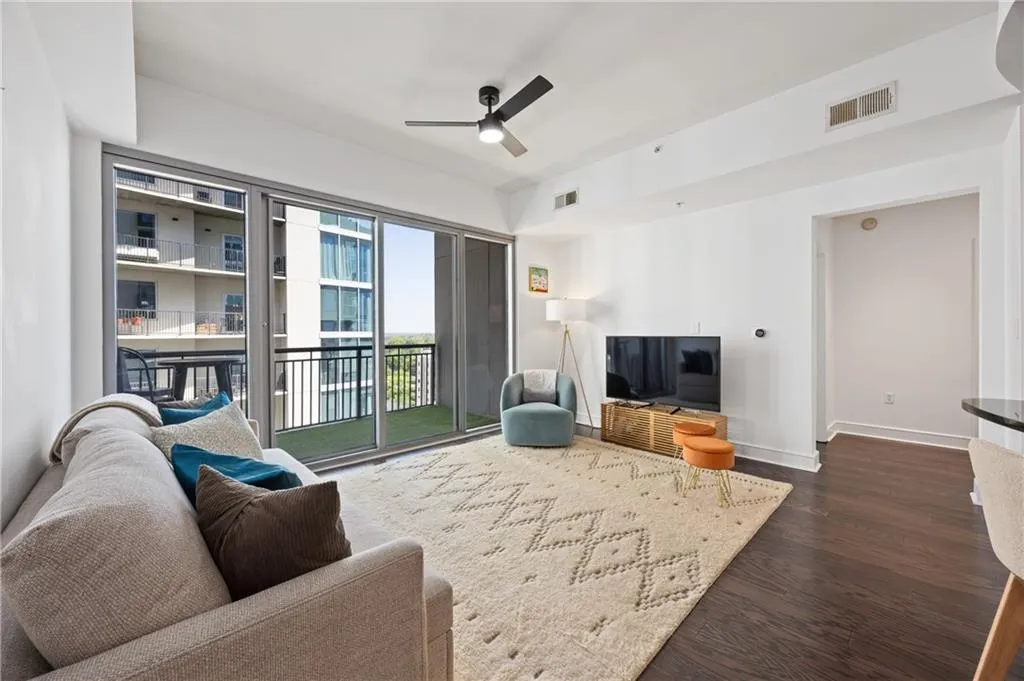 222 12th Street Ne Unit 1801, Atlanta, Georgia 30309, 1 Bedroom Bedrooms, ,1 BathroomBathrooms,Residential,For Sale,222 12th Street Ne Unit 1801,7638428