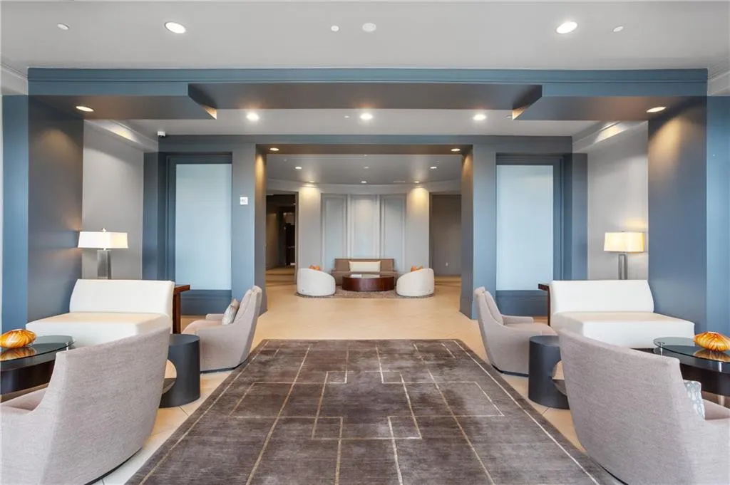 222 12th Street Ne Unit 1801, Atlanta, Georgia 30309, 1 Bedroom Bedrooms, ,1 BathroomBathrooms,Residential,For Sale,222 12th Street Ne Unit 1801,7638428