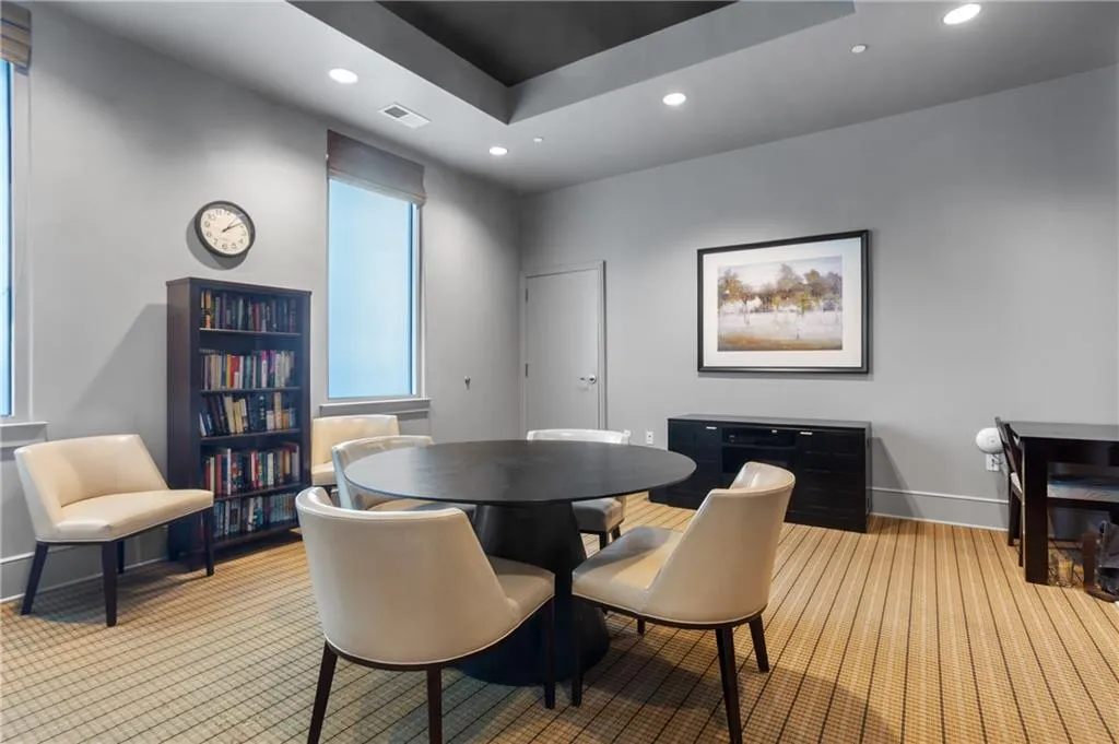 222 12th Street Ne Unit 1801, Atlanta, Georgia 30309, 1 Bedroom Bedrooms, ,1 BathroomBathrooms,Residential,For Sale,222 12th Street Ne Unit 1801,7638428