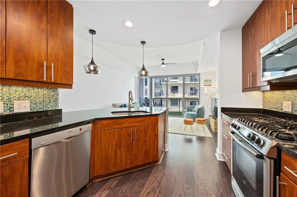 222 12th Street Ne Unit 1801, Atlanta, Georgia 30309, 1 Bedroom Bedrooms, ,1 BathroomBathrooms,Residential,For Sale,222 12th Street Ne Unit 1801,7638428