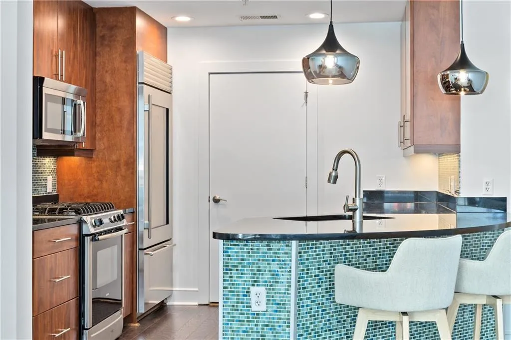 222 12th Street Ne Unit 1801, Atlanta, Georgia 30309, 1 Bedroom Bedrooms, ,1 BathroomBathrooms,Residential,For Sale,222 12th Street Ne Unit 1801,7638428