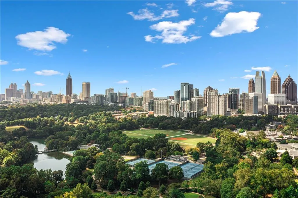 222 12th Street Ne Unit 1801, Atlanta, Georgia 30309, 1 Bedroom Bedrooms, ,1 BathroomBathrooms,Residential,For Sale,222 12th Street Ne Unit 1801,7638428