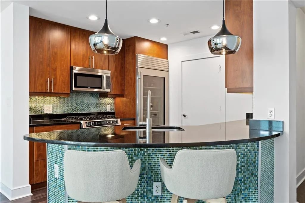 222 12th Street Ne Unit 1801, Atlanta, Georgia 30309, 1 Bedroom Bedrooms, ,1 BathroomBathrooms,Residential,For Sale,222 12th Street Ne Unit 1801,7638428