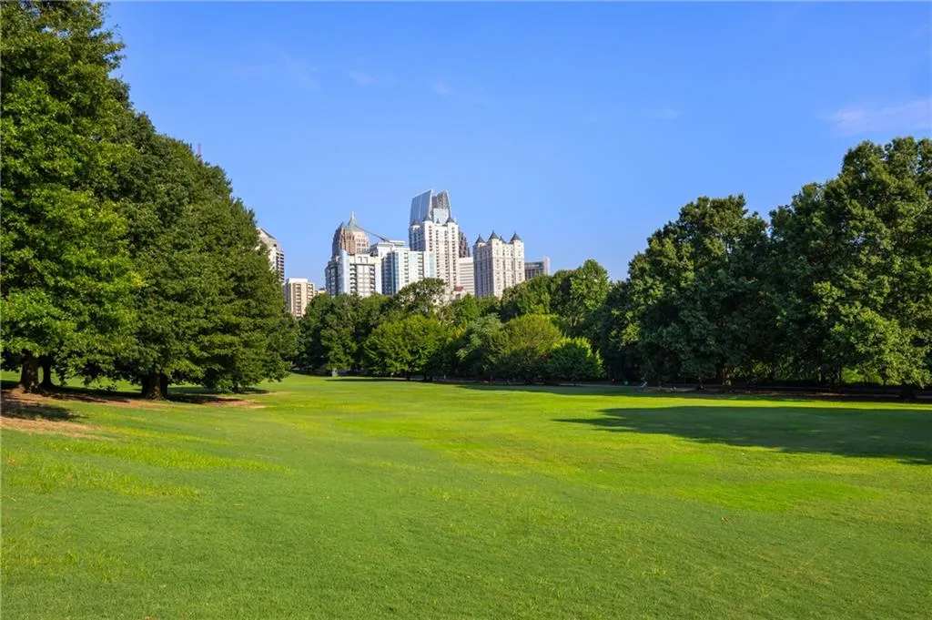 222 12th Street Ne Unit 1801, Atlanta, Georgia 30309, 1 Bedroom Bedrooms, ,1 BathroomBathrooms,Residential,For Sale,222 12th Street Ne Unit 1801,7638428