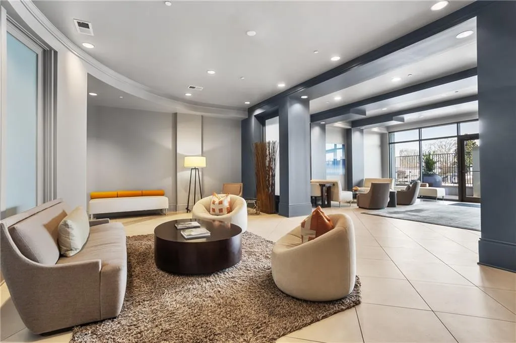 222 12th Street Ne Unit 1801, Atlanta, Georgia 30309, 1 Bedroom Bedrooms, ,1 BathroomBathrooms,Residential,For Sale,222 12th Street Ne Unit 1801,7638428