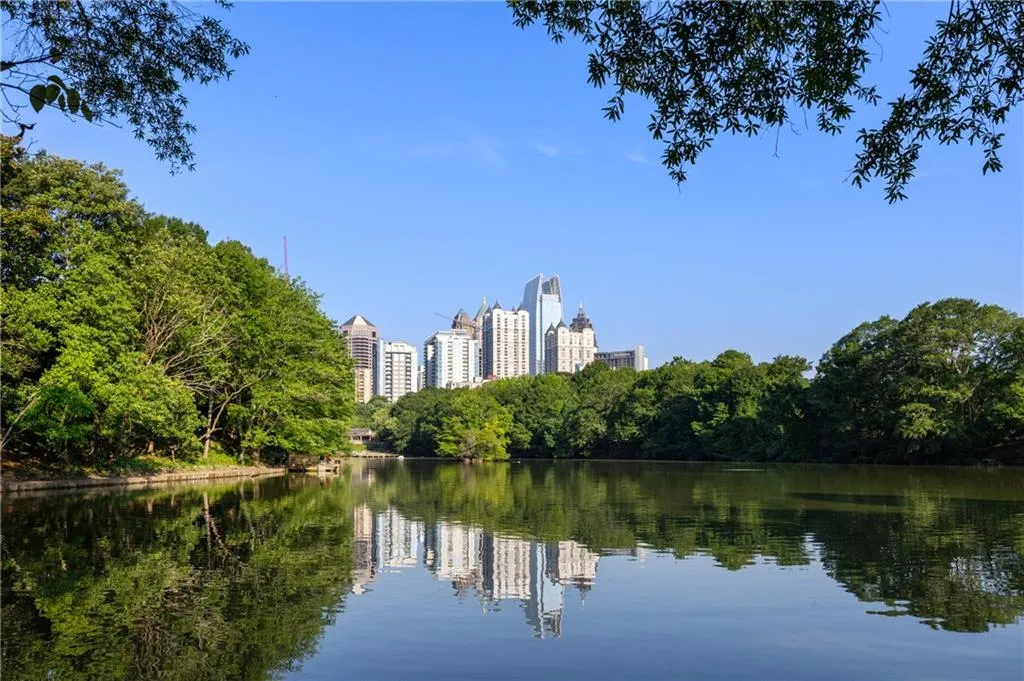 222 12th Street Ne Unit 1801, Atlanta, Georgia 30309, 1 Bedroom Bedrooms, ,1 BathroomBathrooms,Residential,For Sale,222 12th Street Ne Unit 1801,7638428