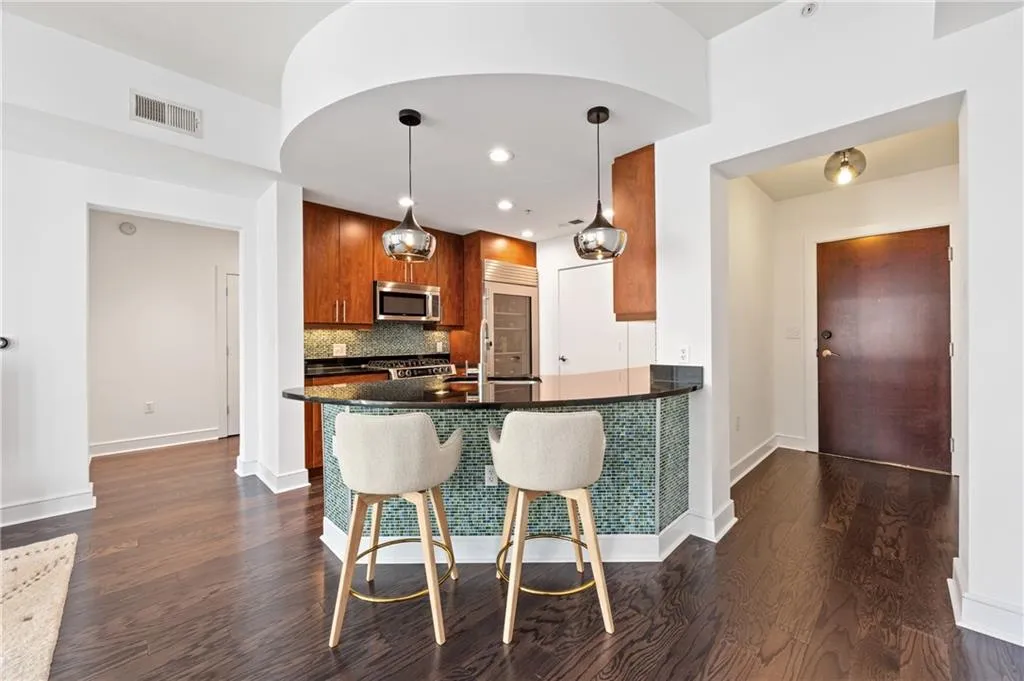 222 12th Street Ne Unit 1801, Atlanta, Georgia 30309, 1 Bedroom Bedrooms, ,1 BathroomBathrooms,Residential,For Sale,222 12th Street Ne Unit 1801,7638428