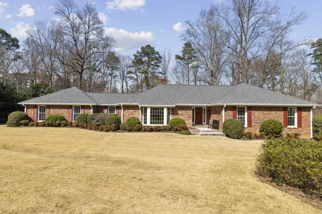 980 The 16th Fairway, Sandy Springs, Georgia 30350, 4 Bedrooms Bedrooms, ,2 BathroomsBathrooms,Residential,Sold,980 The 16th Fairway,7024107
