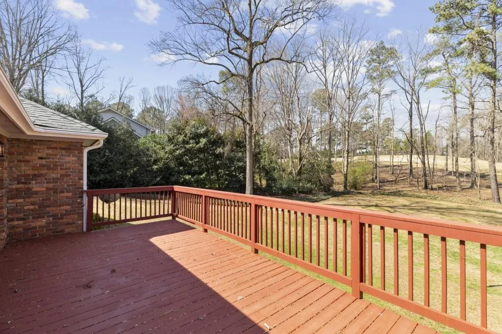 980 The 16th Fairway, Sandy Springs, Georgia 30350, 4 Bedrooms Bedrooms, ,2 BathroomsBathrooms,Residential,Sold,980 The 16th Fairway,7024107