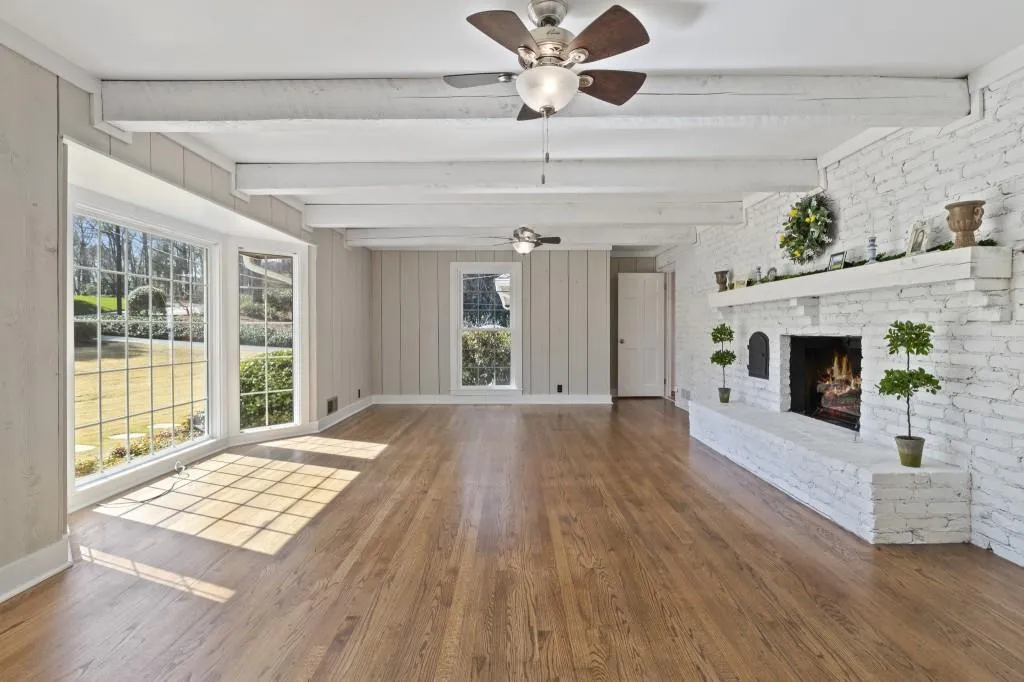 980 The 16th Fairway, Sandy Springs, Georgia 30350, 4 Bedrooms Bedrooms, ,2 BathroomsBathrooms,Residential,Sold,980 The 16th Fairway,7024107