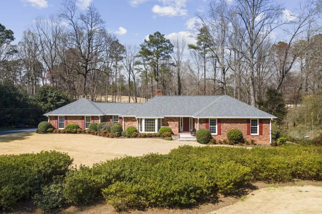 980 The 16th Fairway, Sandy Springs, Georgia 30350, 4 Bedrooms Bedrooms, ,2 BathroomsBathrooms,Residential,Sold,980 The 16th Fairway,7024107