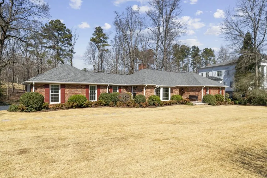 980 The 16th Fairway, Sandy Springs, Georgia 30350, 4 Bedrooms Bedrooms, ,2 BathroomsBathrooms,Residential,Sold,980 The 16th Fairway,7024107