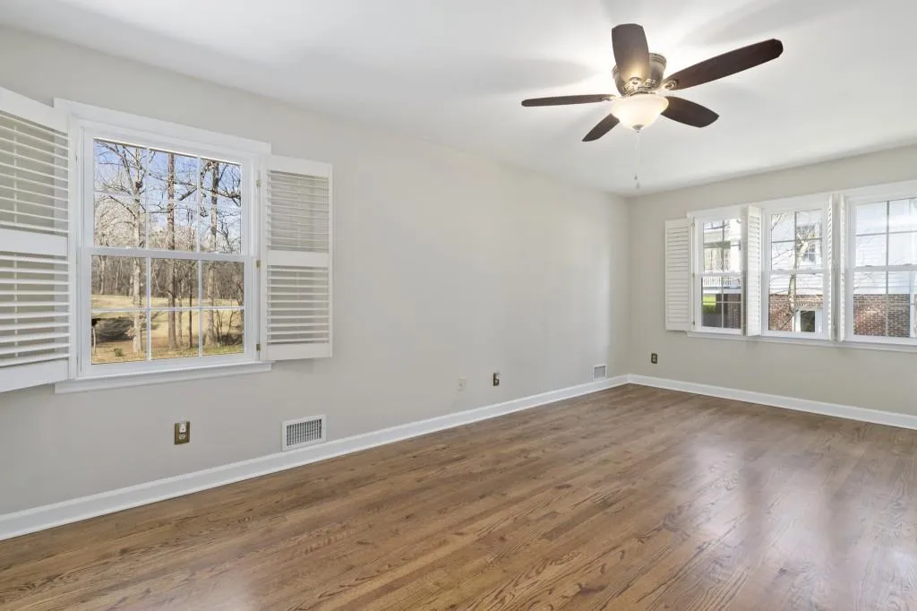 980 The 16th Fairway, Sandy Springs, Georgia 30350, 4 Bedrooms Bedrooms, ,2 BathroomsBathrooms,Residential,Sold,980 The 16th Fairway,7024107