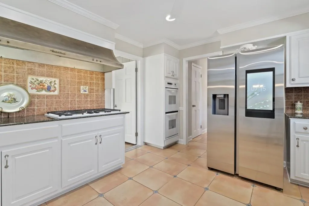980 The 16th Fairway, Sandy Springs, Georgia 30350, 4 Bedrooms Bedrooms, ,2 BathroomsBathrooms,Residential,Sold,980 The 16th Fairway,7024107