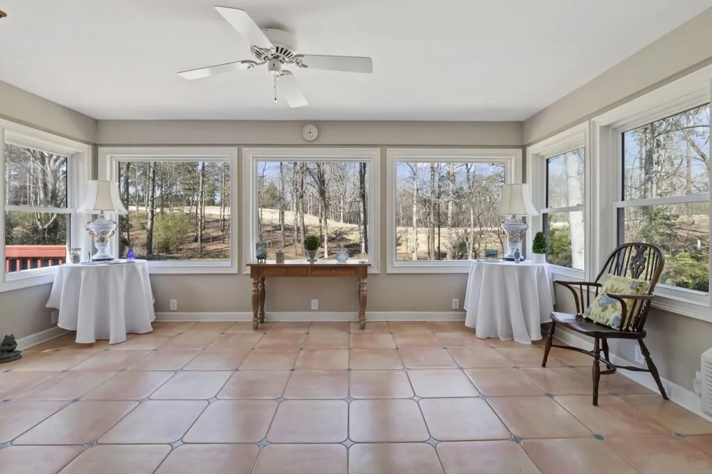 980 The 16th Fairway, Sandy Springs, Georgia 30350, 4 Bedrooms Bedrooms, ,2 BathroomsBathrooms,Residential,Sold,980 The 16th Fairway,7024107