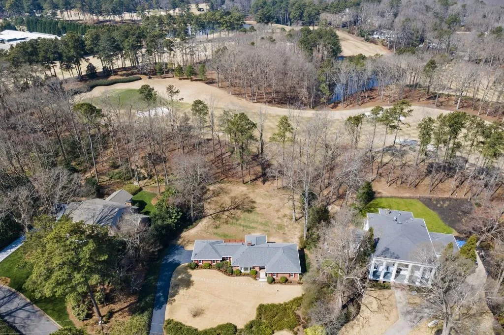 980 The 16th Fairway, Sandy Springs, Georgia 30350, 4 Bedrooms Bedrooms, ,2 BathroomsBathrooms,Residential,Sold,980 The 16th Fairway,7024107