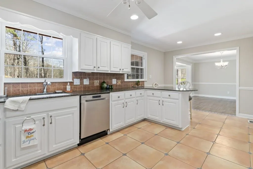 980 The 16th Fairway, Sandy Springs, Georgia 30350, 4 Bedrooms Bedrooms, ,2 BathroomsBathrooms,Residential,Sold,980 The 16th Fairway,7024107