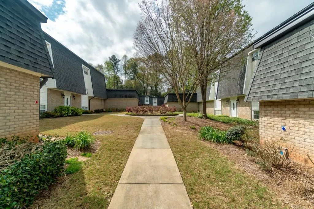 5155 Chemin De Vie, Atlanta, Georgia 30342, 2 Bedrooms Bedrooms, ,2 BathroomsBathrooms,Residential,Sold,5155 Chemin De Vie,5989736