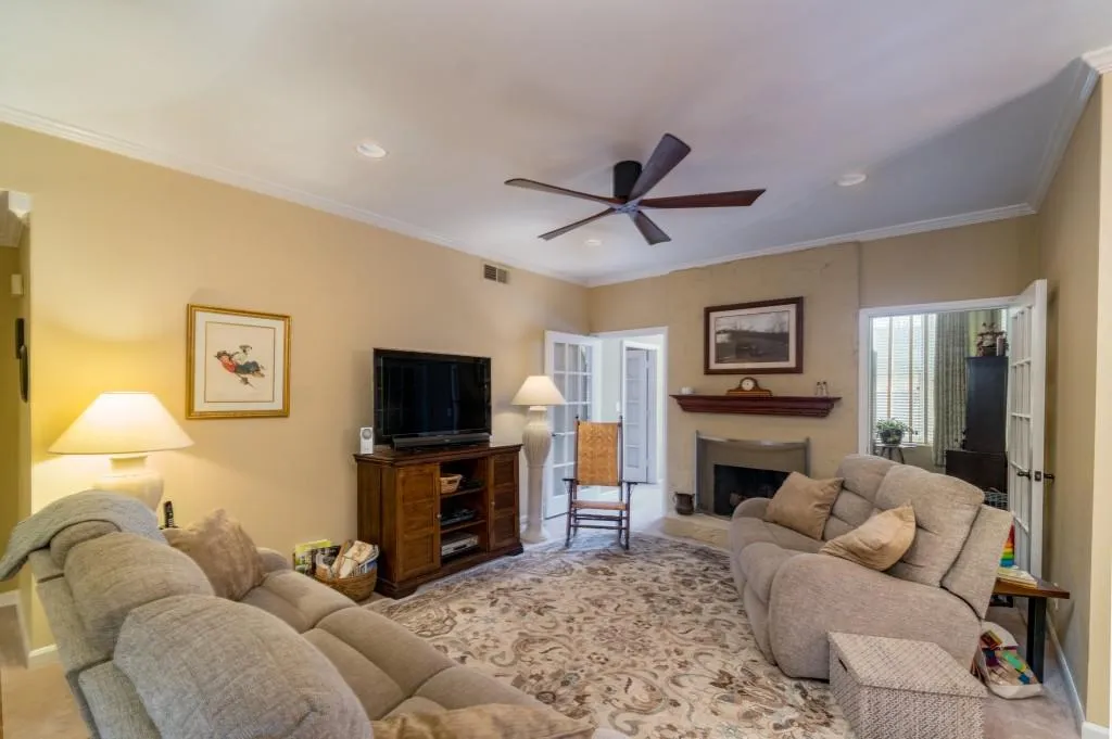 5155 Chemin De Vie, Atlanta, Georgia 30342, 2 Bedrooms Bedrooms, ,2 BathroomsBathrooms,Residential,Sold,5155 Chemin De Vie,5989736