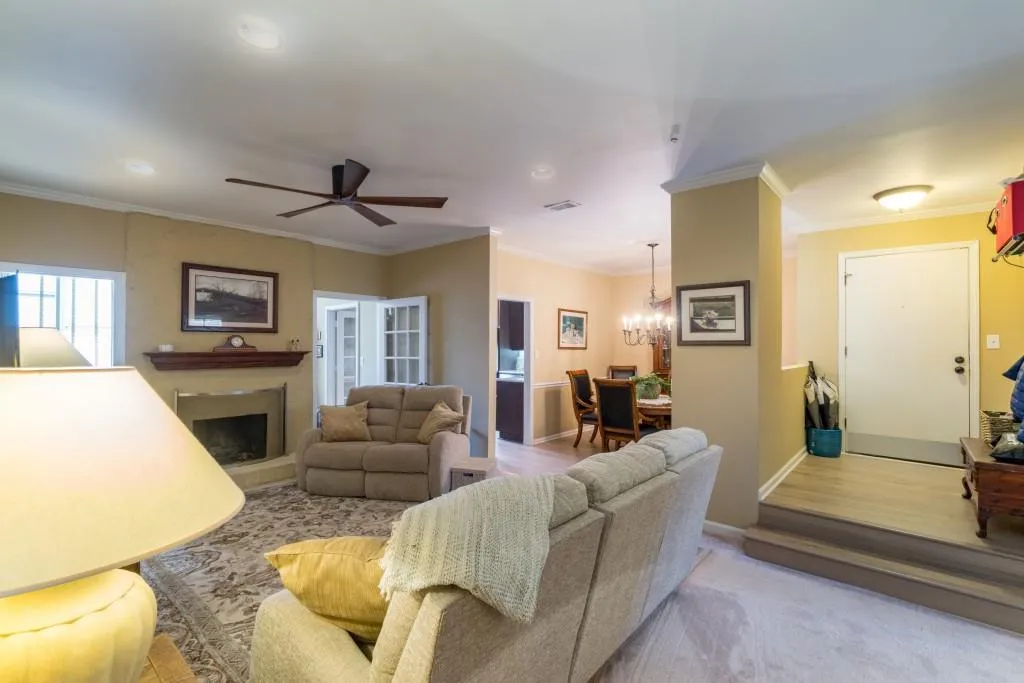 5155 Chemin De Vie, Atlanta, Georgia 30342, 2 Bedrooms Bedrooms, ,2 BathroomsBathrooms,Residential,Sold,5155 Chemin De Vie,5989736