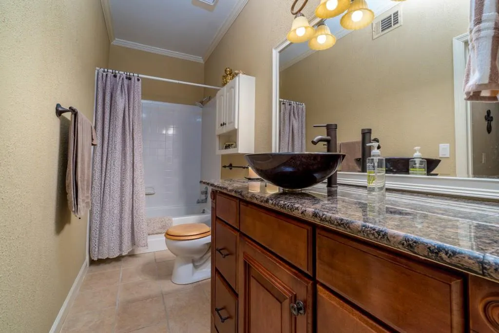 5155 Chemin De Vie, Atlanta, Georgia 30342, 2 Bedrooms Bedrooms, ,2 BathroomsBathrooms,Residential,Sold,5155 Chemin De Vie,5989736