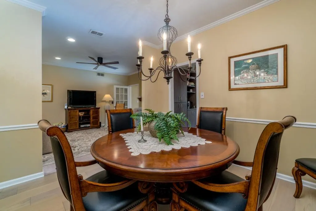 5155 Chemin De Vie, Atlanta, Georgia 30342, 2 Bedrooms Bedrooms, ,2 BathroomsBathrooms,Residential,Sold,5155 Chemin De Vie,5989736