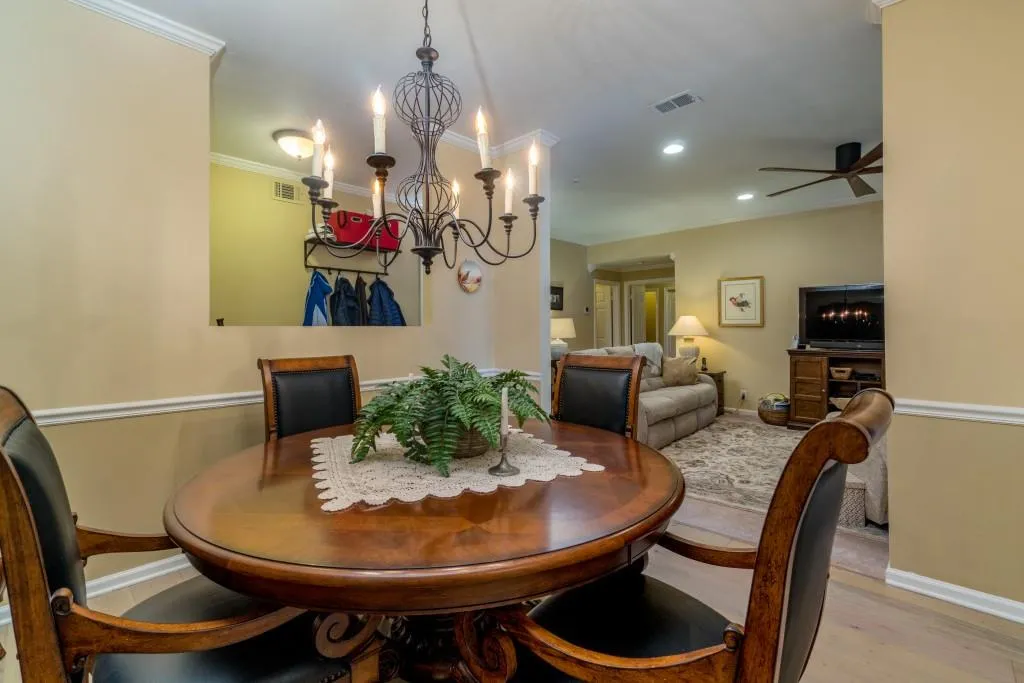 5155 Chemin De Vie, Atlanta, Georgia 30342, 2 Bedrooms Bedrooms, ,2 BathroomsBathrooms,Residential,Sold,5155 Chemin De Vie,5989736