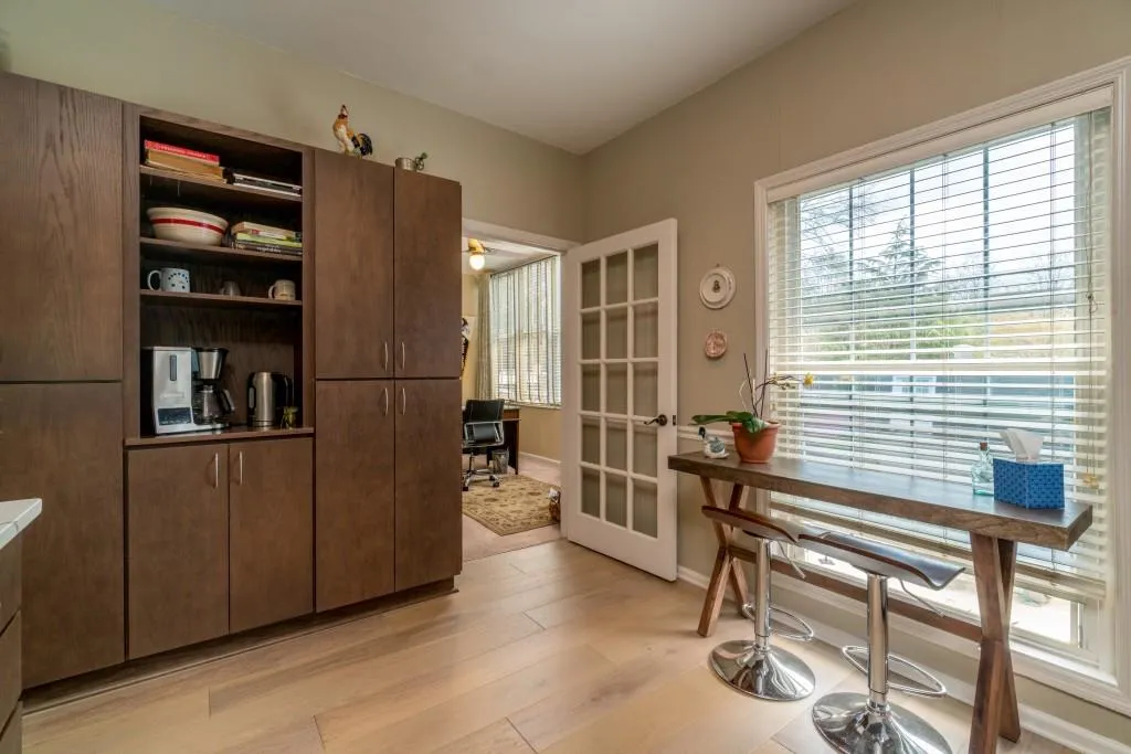 5155 Chemin De Vie, Atlanta, Georgia 30342, 2 Bedrooms Bedrooms, ,2 BathroomsBathrooms,Residential,Sold,5155 Chemin De Vie,5989736