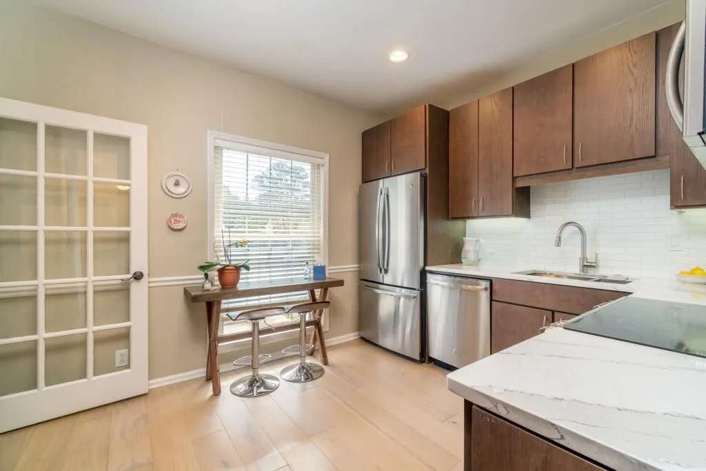 5155 Chemin De Vie, Atlanta, Georgia 30342, 2 Bedrooms Bedrooms, ,2 BathroomsBathrooms,Residential,Sold,5155 Chemin De Vie,5989736