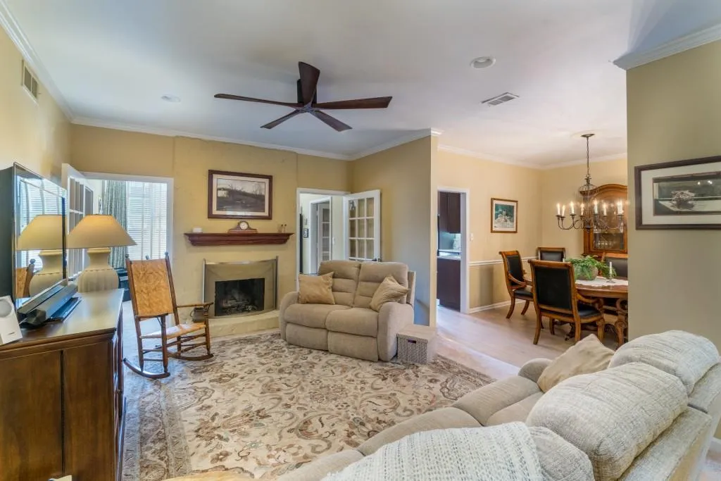 5155 Chemin De Vie, Atlanta, Georgia 30342, 2 Bedrooms Bedrooms, ,2 BathroomsBathrooms,Residential,Sold,5155 Chemin De Vie,5989736