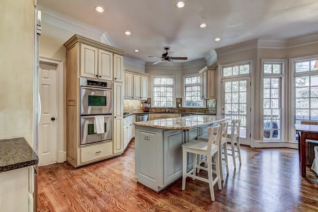 225 Powers Cove, Sandy Springs, Georgia 30327, 4 Bedrooms Bedrooms, ,4 BathroomsBathrooms,Residential,Sold,225 Powers Cove,5830061