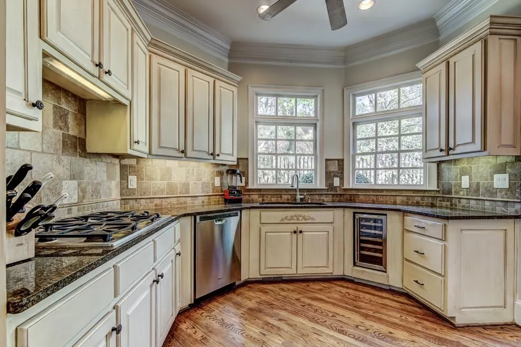 225 Powers Cove, Sandy Springs, Georgia 30327, 4 Bedrooms Bedrooms, ,4 BathroomsBathrooms,Residential,Sold,225 Powers Cove,5830061