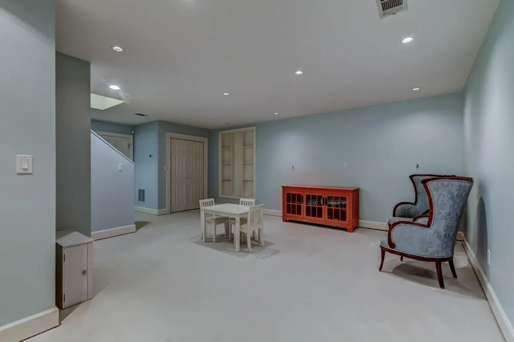 225 Powers Cove, Sandy Springs, Georgia 30327, 4 Bedrooms Bedrooms, ,4 BathroomsBathrooms,Residential,Sold,225 Powers Cove,5830061