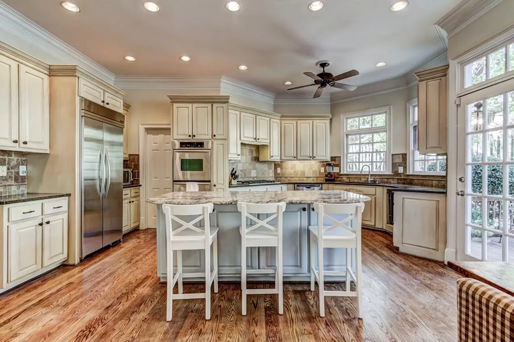 225 Powers Cove, Sandy Springs, Georgia 30327, 4 Bedrooms Bedrooms, ,4 BathroomsBathrooms,Residential,Sold,225 Powers Cove,5830061