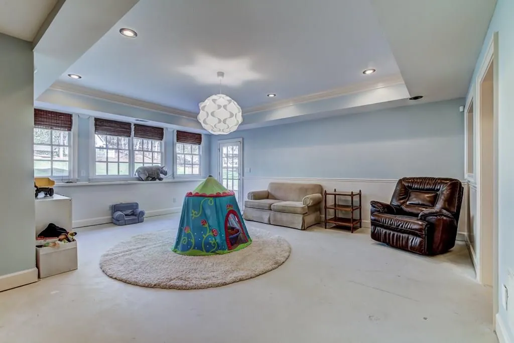 225 Powers Cove, Sandy Springs, Georgia 30327, 4 Bedrooms Bedrooms, ,4 BathroomsBathrooms,Residential,Sold,225 Powers Cove,5830061