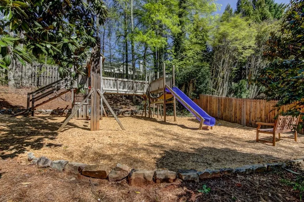 225 Powers Cove, Sandy Springs, Georgia 30327, 4 Bedrooms Bedrooms, ,4 BathroomsBathrooms,Residential,Sold,225 Powers Cove,5830061