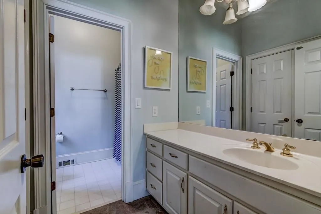 225 Powers Cove, Sandy Springs, Georgia 30327, 4 Bedrooms Bedrooms, ,4 BathroomsBathrooms,Residential,Sold,225 Powers Cove,5830061