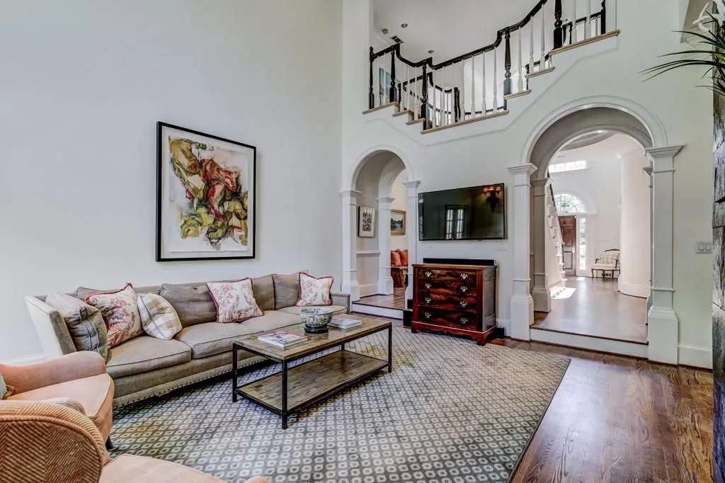 225 Powers Cove, Sandy Springs, Georgia 30327, 4 Bedrooms Bedrooms, ,4 BathroomsBathrooms,Residential,Sold,225 Powers Cove,5830061